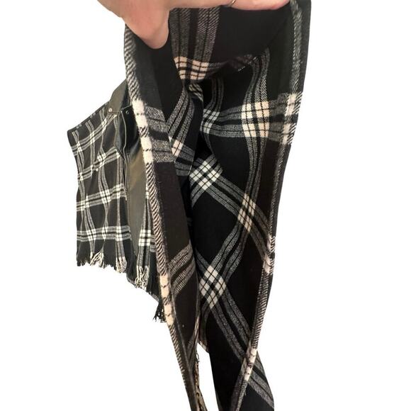 Rock & Republic Cape Poncho Wool Blend Black Cream Plaid Moto Style XS/S Y2K EC - Picture 7 of 10